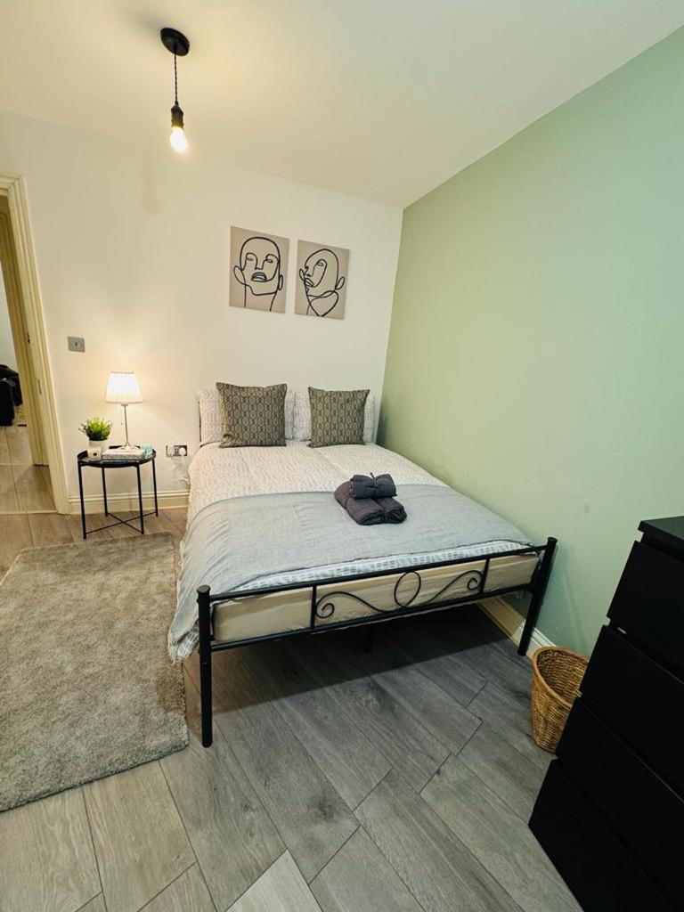 Willesden J Guest Home 4 Лондон Екстериор снимка