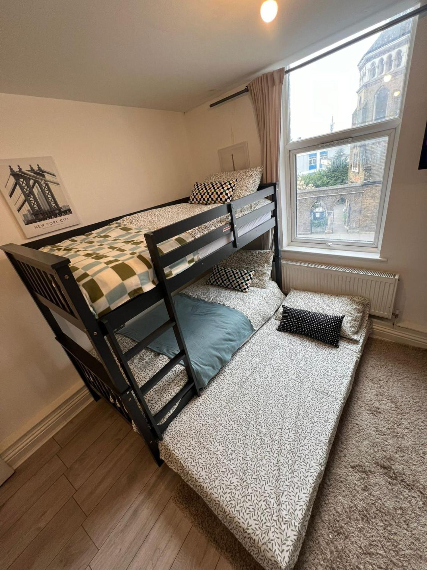 Willesden J Guest Home 4 Лондон Екстериор снимка